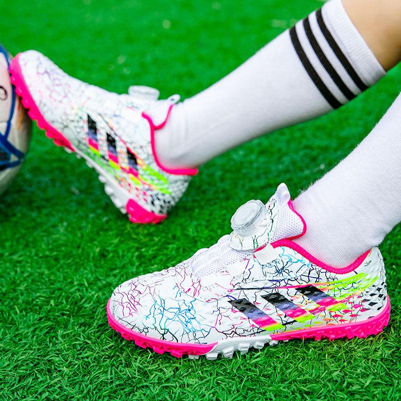 

Новые футбольные бутсы с поворотной застежкой без шнурков для мальчиков и девочек, TF бутсы с шипами для учеников начальной и средней школы, спортивная обувь, футбольная обувь 39