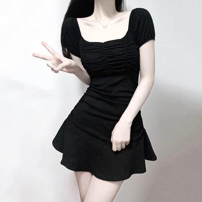 Kleines Schwarzes Kleid im Hepburn-Stil mit quadratischem Kragen und A-Linie - Sommer Französisch Chic