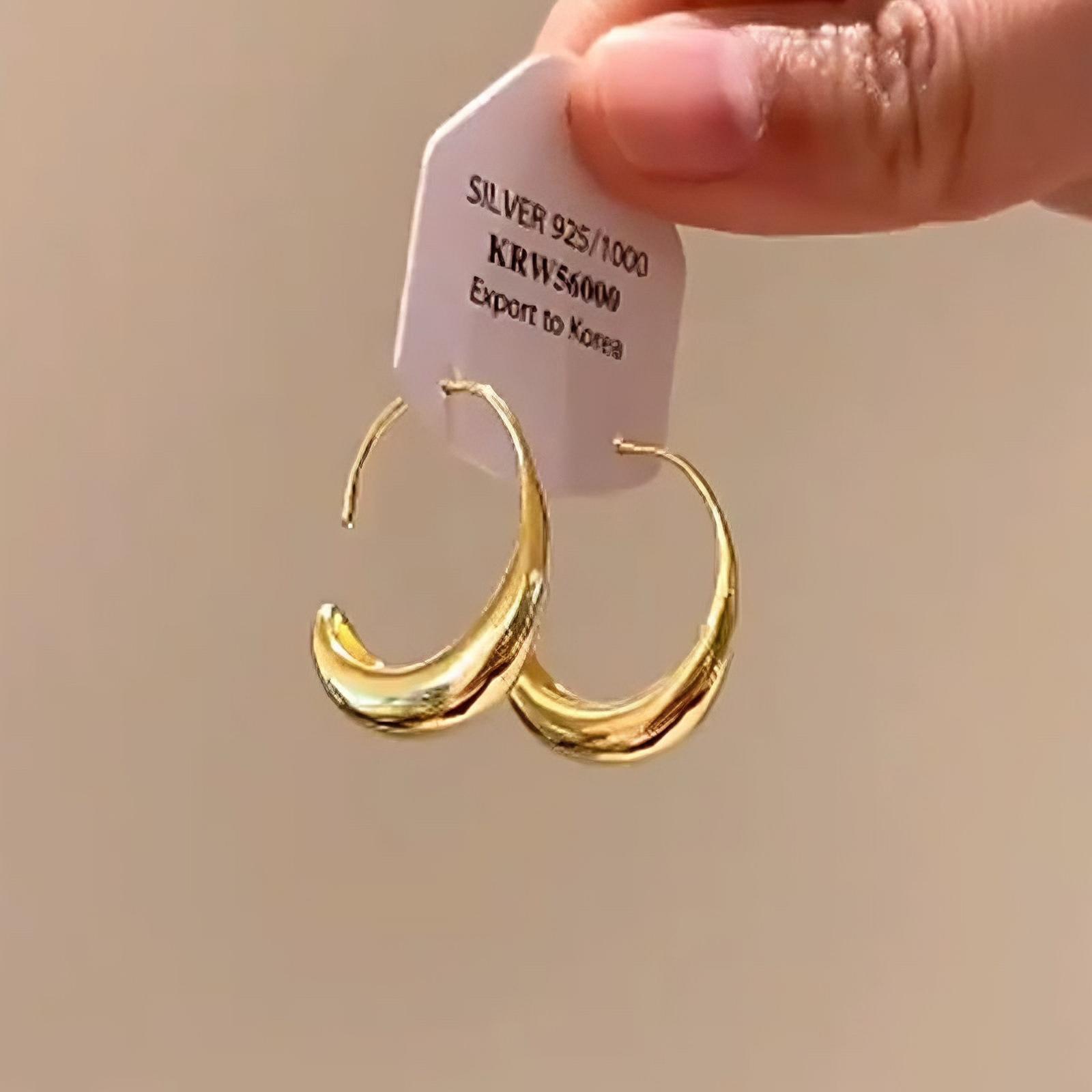 

Irregular C-type water drop earrings women s new popular face small stud earrings niche design high-end earrings золотий