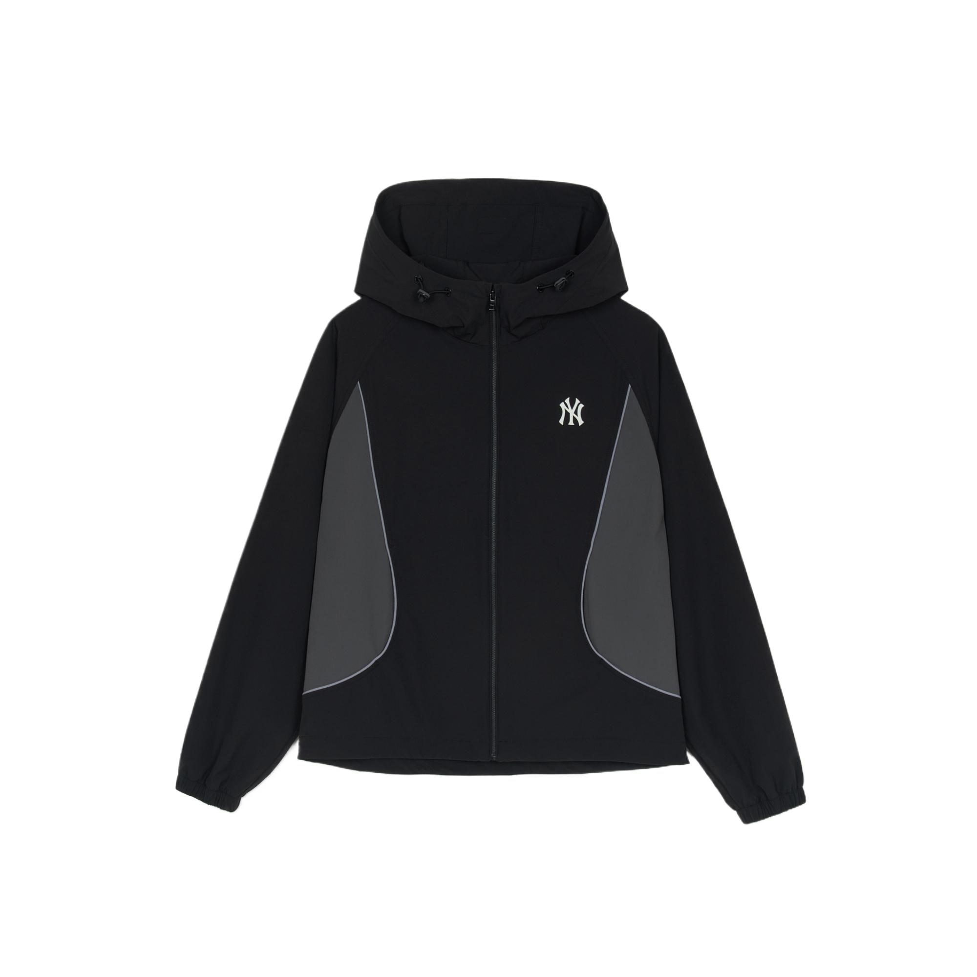 

Новая женская куртка MLB Gofcore New York Yankees черного цвета 3FWJB0253-50BKS M