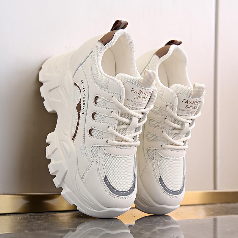 Fashion Thick Soled Women's Sports Shoes 2024 New Mesh Soft Sole Increased Height Inside Versatile Casual Sports Shoes
