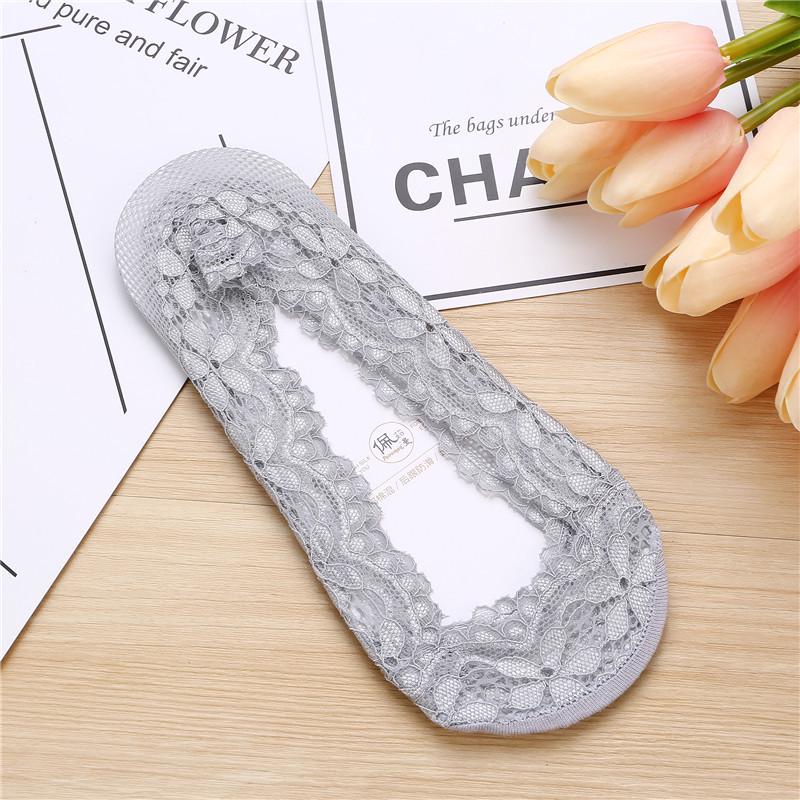 

Trendy Korean Style Low-Cut Lace Leaf Cotton Invisible Socks with Non-Slip Silicone Sole for Women. 34-40