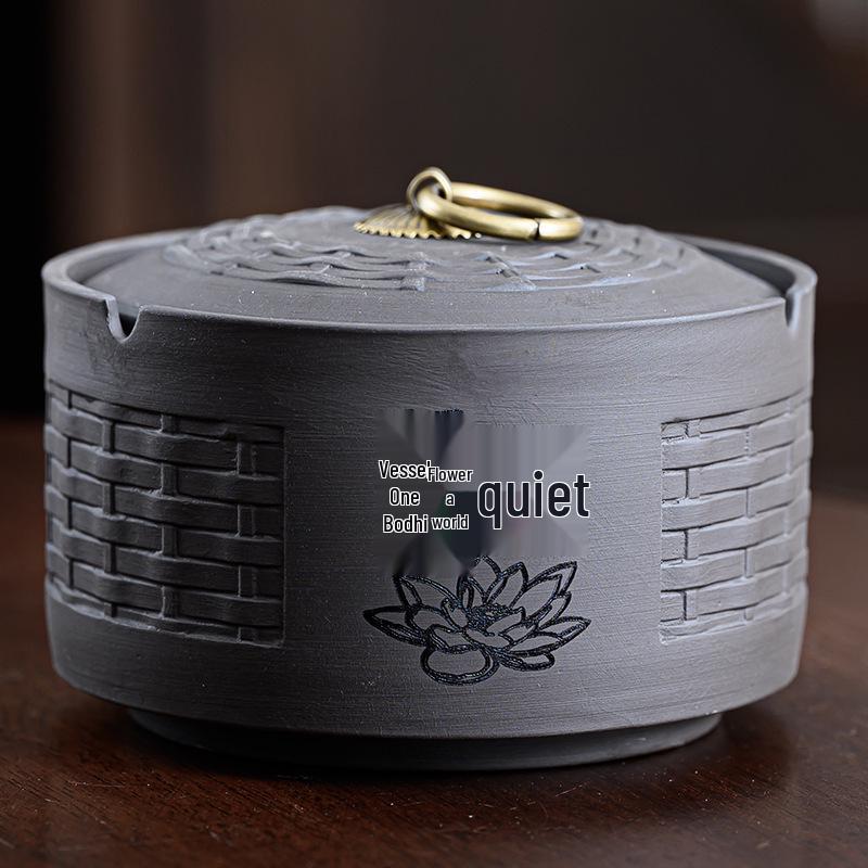 Zisha Ceramic Ashtray with Lid: Medium, Fly-Proof, Retro Home & Office Decor for Extinguishing Cigarettes.