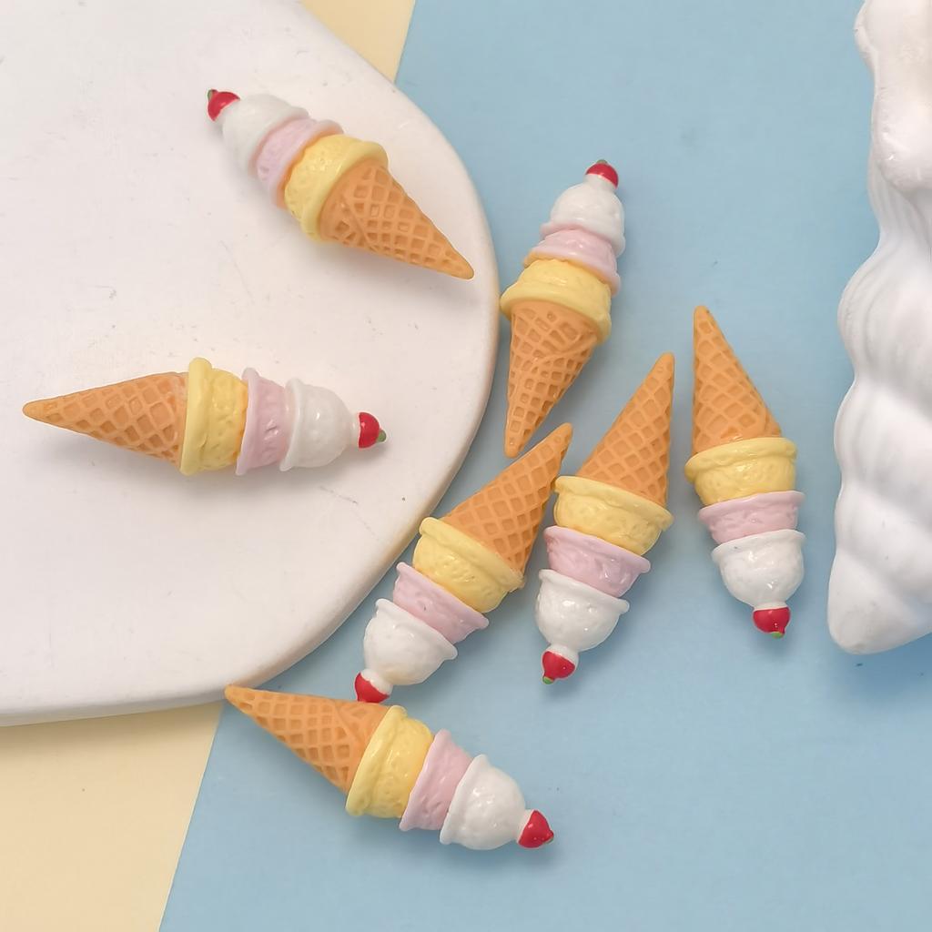 100pcs Mini Simulated Three-layer Ice Cream Cone Ice Cream Resin Crafts Doll House Miniatures Decoration Doll Accessory