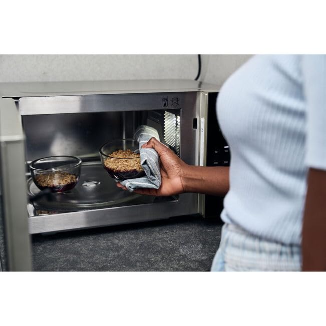 ZWILLING Fresh Save Vacuum Storage Set of with Airtight Nesting Japanese Fresh Save & Bowls, 3, S/M/L Glass, Lids, Heat-Resistant Glass, Storage,