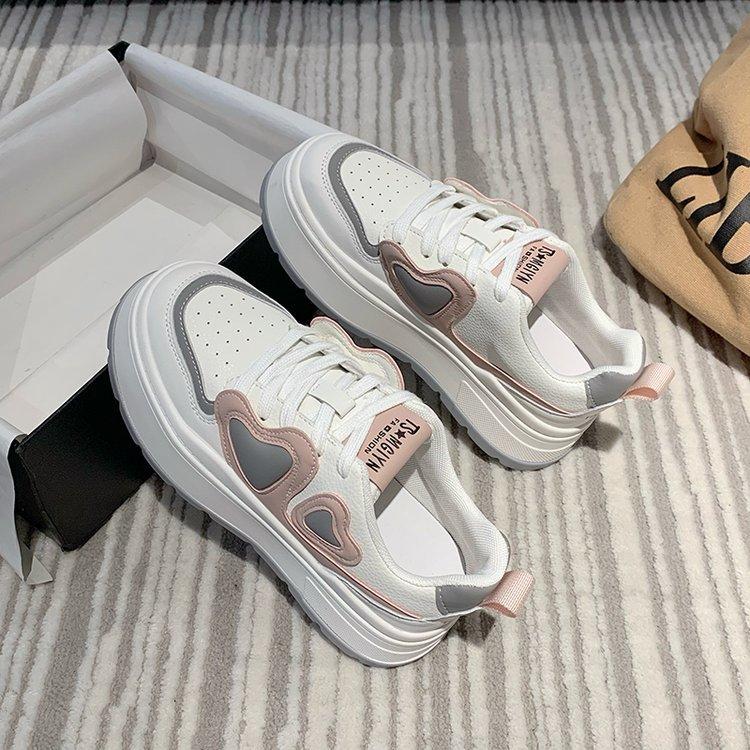 Leather lightweight thick-soled little white shoes women's 2025 spring and autumn new round head height-increasing casual shoes small love board shoes