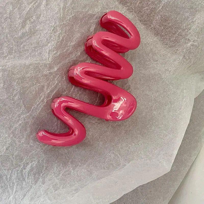 Large French Retro Claw Hair Clip for Elegant Women's Hairstyles.