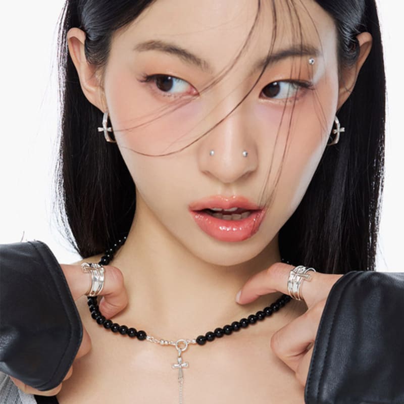 NIMBUS SHINE CROSS ONYX DROP BALL NECKLACE
