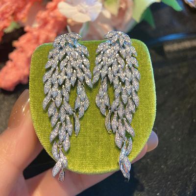 Tendenza Design di Moda Orecchini in Zircone Micro-Incastonati Foglie Multistrato Nappa Esagerata Orecchini di Lusso Leggero