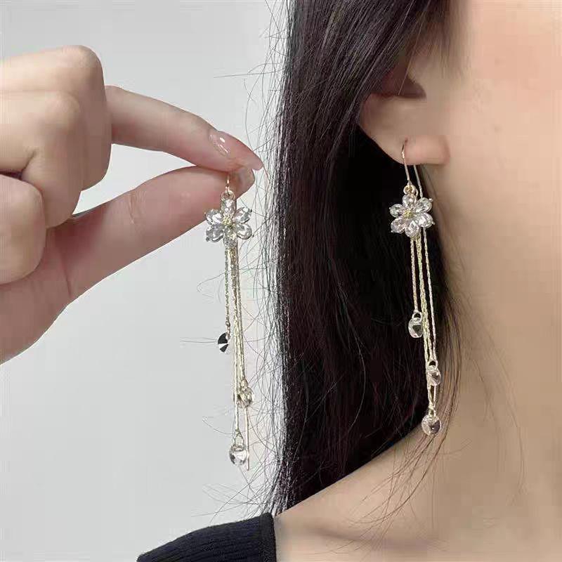 Korean Style Luxurious Tassel Earrings - European & American Fashion with Diamond-Studded Flower Design