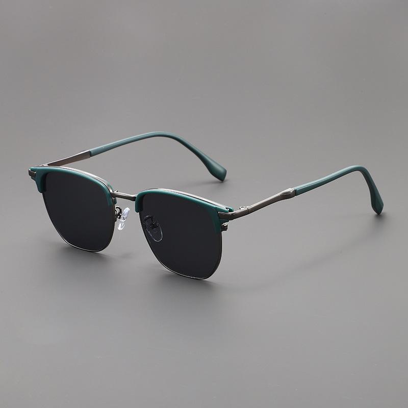 New Vintage Square Sunglasses Women Men Brand Metal Frame Sun Glasses Female Eyewear for Male Female Eyeglasses