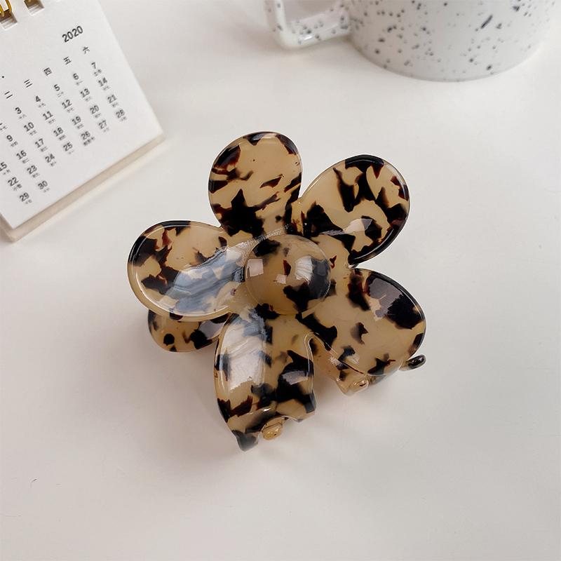 Korean Retro Flower Clip for Women Girls Imitation Acetic Acid Hair Clip Large Shark Clip Hair Accessory Fashion Cute Claw Clip