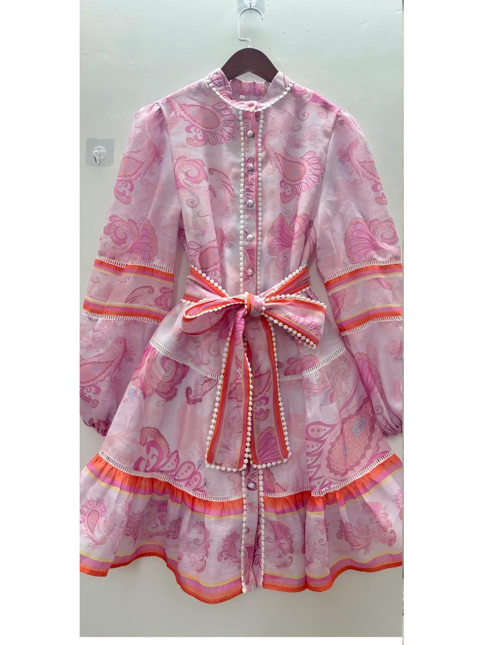 Элегантное кружевное платье в придворном стиле с бусинами и воротником-стойкой XXL розовый