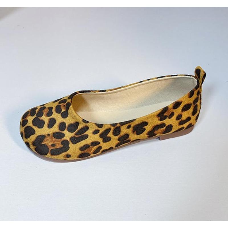 New Simple Women's Moccasins Retro Spring Autumn Versatile Loafers Fashion Causal Soft Sole Women Flat Shoes Solid Color Slip-on