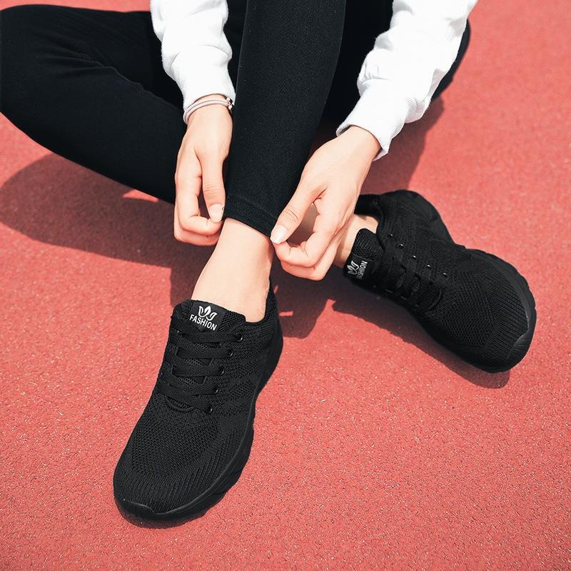 Spring and Summer Mother Net Shoes Light Soft Sole Sports Running Women Among the Elderly Casual Non-slip Travel Shoes Black Large Size