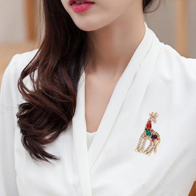 Fashion New Giraffe Brooch Colored Deer Alloy Diamond High-end Women's Corsage Pin Buckle