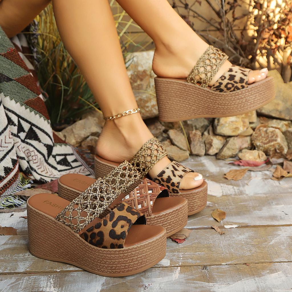 Foreign Trade Large Size 2025 Summer New Thick-soled Slippers One-character Sandals European and American Hollow Leopard Print Slippers
