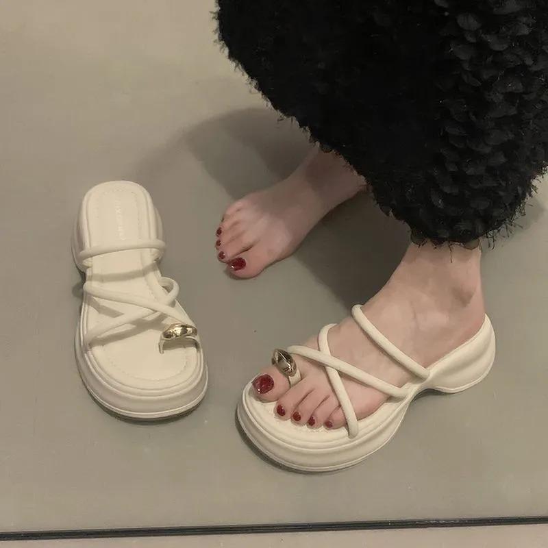 Fashion Platform Slippers Women Wear Summer 2024 New French Cross Toe High Heels Beach Roman Sandals Ultra Fire Flip-flops