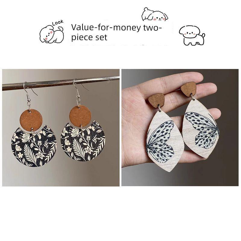 

and American Retro Palace-Style Earrings for Women, Niche Design, High-End Temperament, Versatile Earrings, Ear Pendants, Ear Studs, Ear Accessories Value Pack of Two Pairs 1