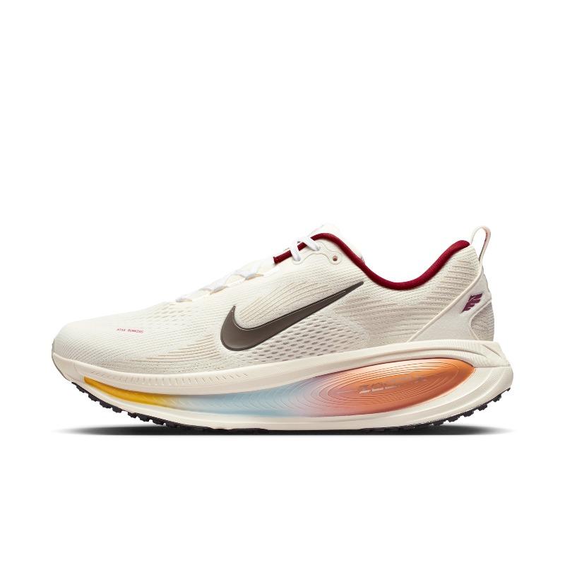 

Nike Men s Running Shoes - NIKE VOMERO 18 IQ1131 35.5 белый