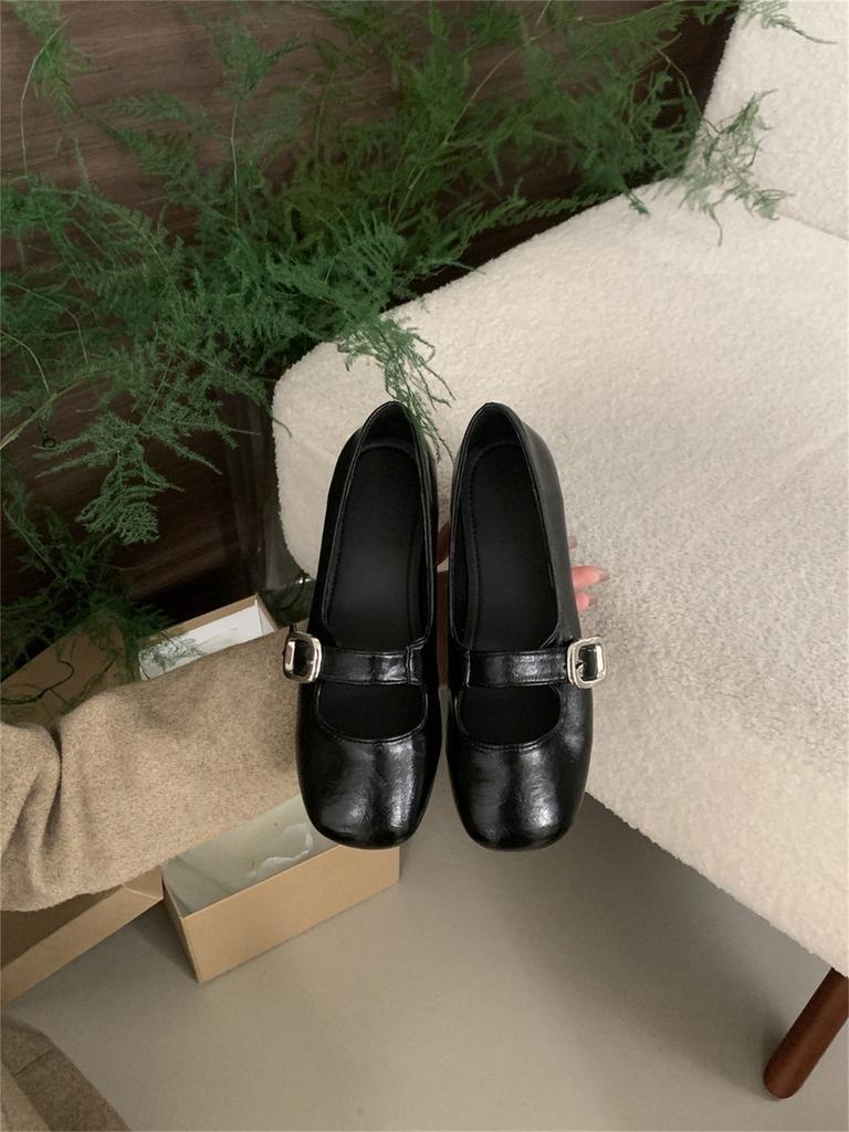 Flat red wedding shoes Mary Jane single shoes women's shoes square head with skirt shoes