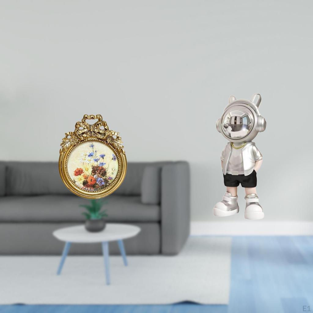 Antique Astronaut Photo Frame Vintage Statue Round Picture Creative Modern Ornate European