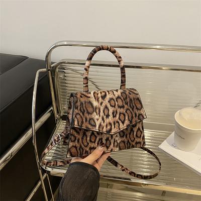 Light Luxury Niche Design Handbag High Value Leopard Print Shoulder Messenger Bag Women'S Fashion Versatile Commuter Small Square Bag