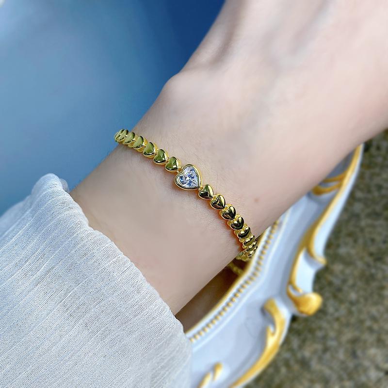 Zhuo Zhifan S925 Silver Heart-Shaped Bracelet with Gold Plating - Niche Fashion Design for Women