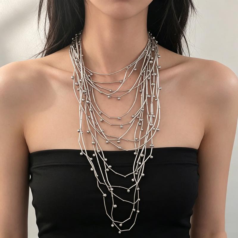 Trendy Beaded Layered Necklace for Women - Stylish, Unique Clavicle Chain & Elegant Choker