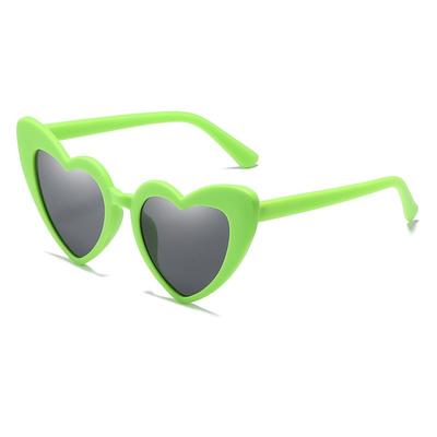 Ladies Heart-Shaped Sunglasses Women Vintage UV400 Protection Shades Trendy Fashion Brand Designer Eyewear Wedding Party Favors
