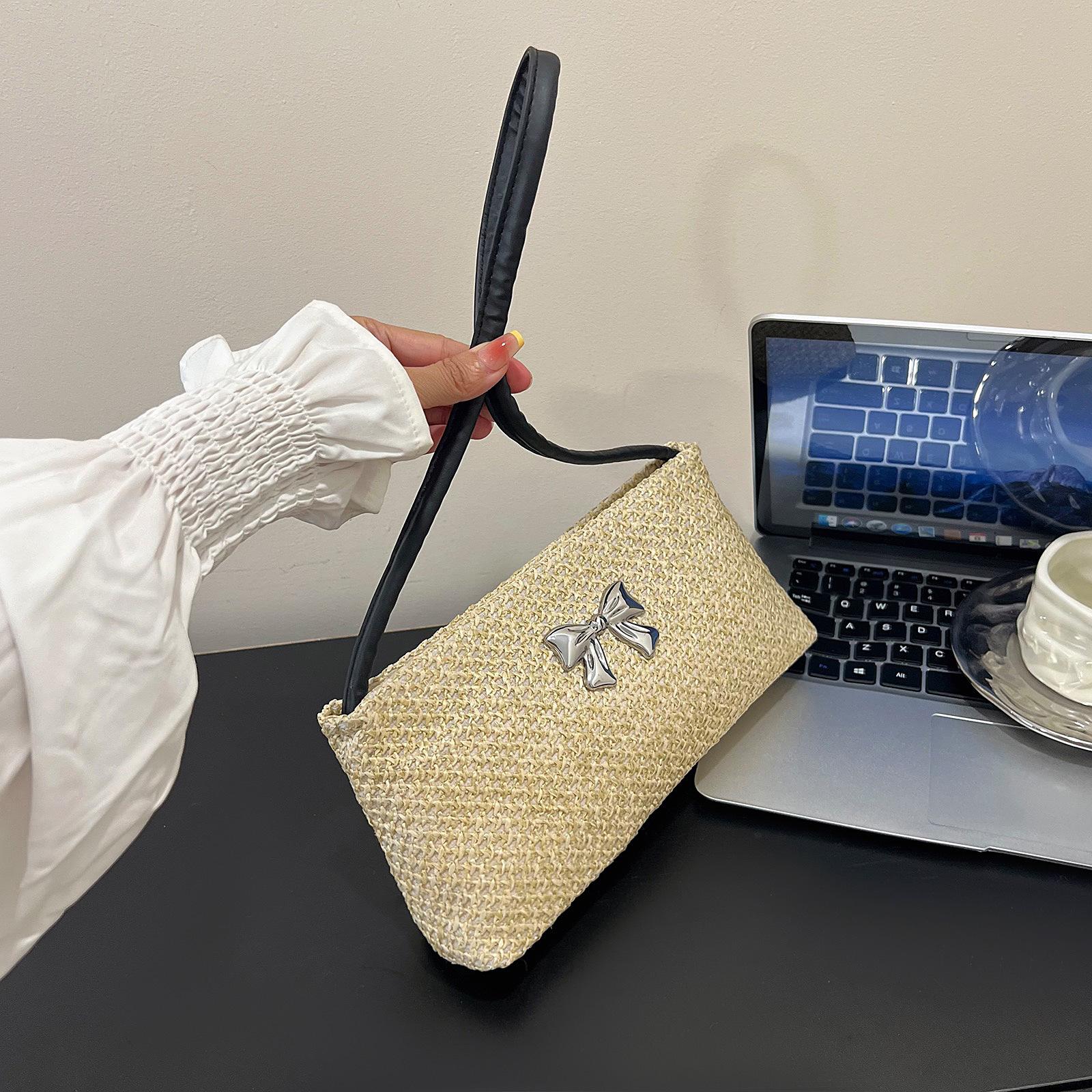 

Large capacity new casual temperament underarm simple fashion solid color bow summer 2025 straw woven shoulder bag bag чёрный