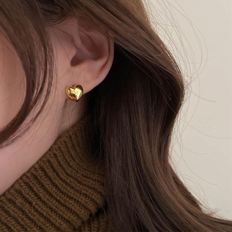 New Fashion Korean Version Glossy Love Earrings Gold Earrings Women's Design Sweet Earrings Personalized Versatile Stud Earrings