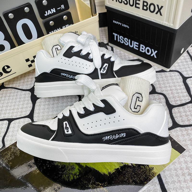 New student lightweight low-top breathable casual sports flat baseplate shoes student bread shoes 35