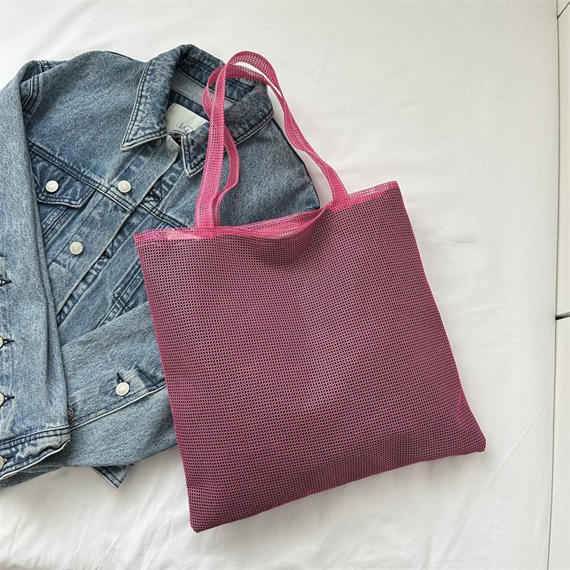 Fashionable Women's Tote Bag With Stylish Design And Spacious Capacity For Daily Use