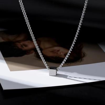 Γεωμετρικό Κολιέ με Κρεμαστό για Άνδρες Ασημένιο Κολιέ με Αλυσίδα με Κρεμαστό Κύβο Υποαλλεργικά Κοσμήματα για Καθημερινή Χρήση