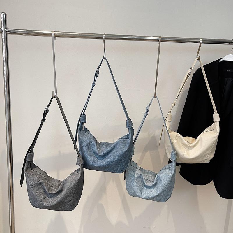 New single shoulder fashion underarm bag niche design splicing horn messenger bag feeling casual dumpling bag