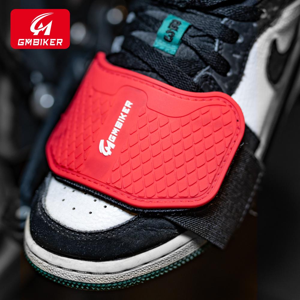 Motorcycle Gear Shift Protector: Anti-slip Rubber Shoe Cover for Riding and Gear Lever Protection.