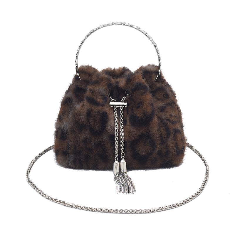 Mode Nischendesign Damen Umhängetasche mit großer Kapazität Neue Kettenhand-Falt-Pelztasche Leichte Luxus Vielseitige Handtaschen