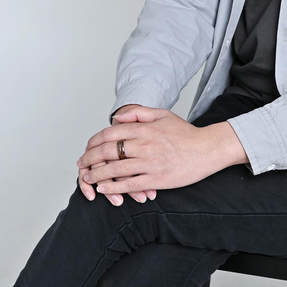 2026 Tungsten Steel Parquet Leather Ring Ring Tungsten Gold Fashion High-end Double Groove Wood Couple Ring