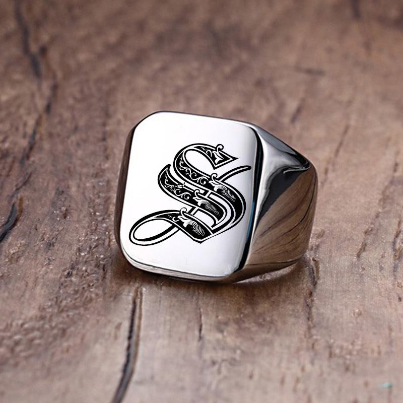 Vnox Retro-Initialen-Siegelring für Männer, 18 mm, sperrig, schwerer Stempel, männliches Band, Edelstahl, Buchstaben, individueller Schmuck, Geschenk für Ihn