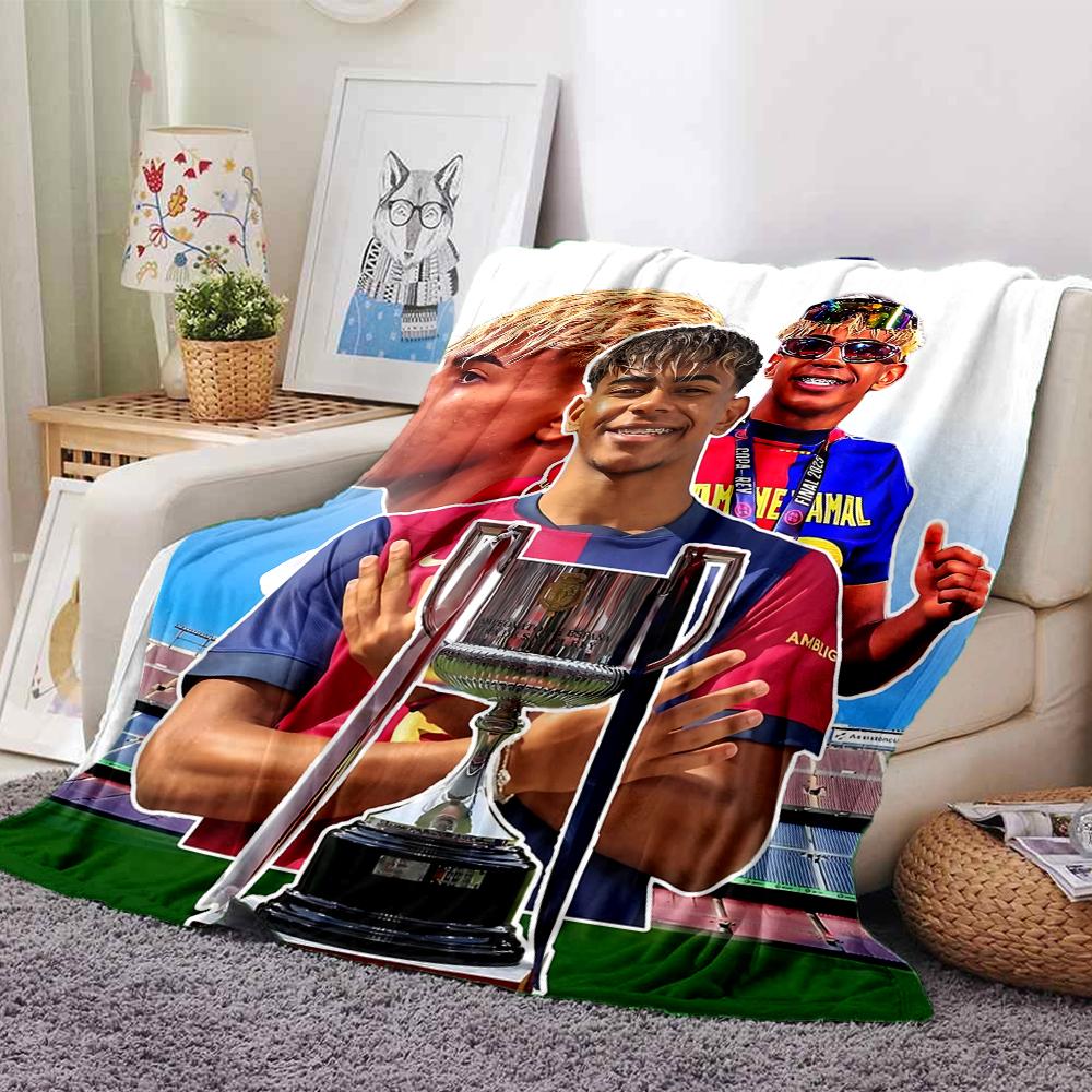 Football Player Action printed flannel breathable and warm blanket, a stylish home gift, suitable for home, office and bedspread use. 0710a4