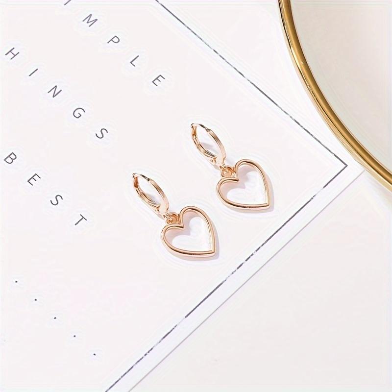 1 Pair of Simple Hollow Heart-shaped Pendant Earrings for Women, Lightweight Daily Accessories, Suitable for Daily Wear and Cute