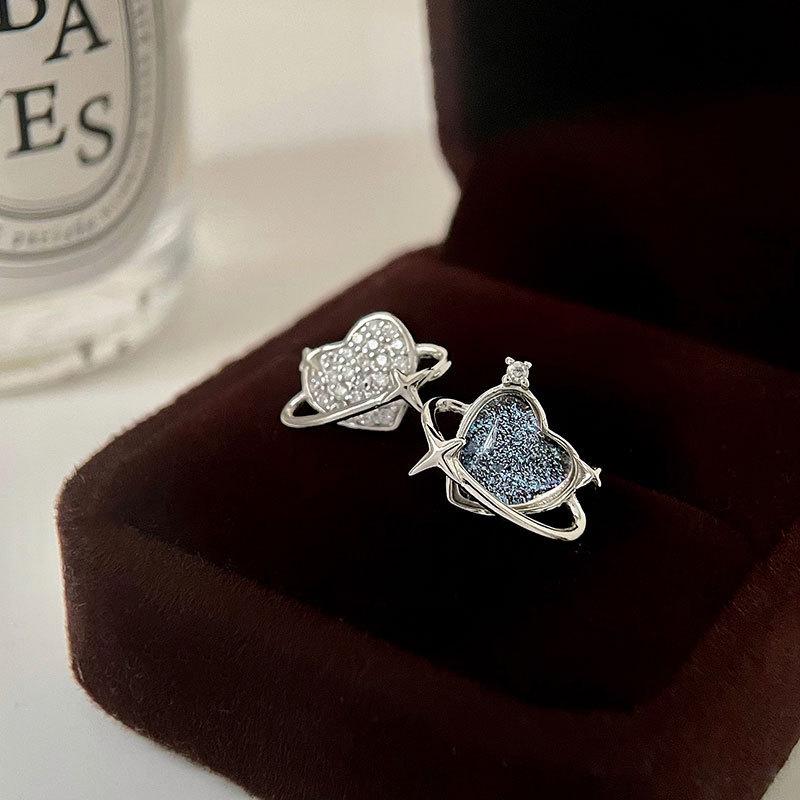 

Fashionable New Dreamy Love Planet Earrings, Star Asymmetrical Earrings, Compact Mini Earrings, Heart-shaped Design 925 silver