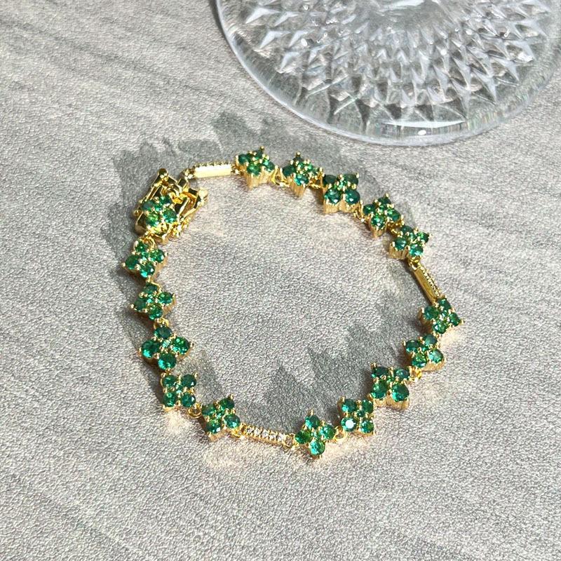 Four-leaf clover imitation emerald zircon sweet cool light luxury white high-end bracelet female temperament fashion celebrity style jewelry