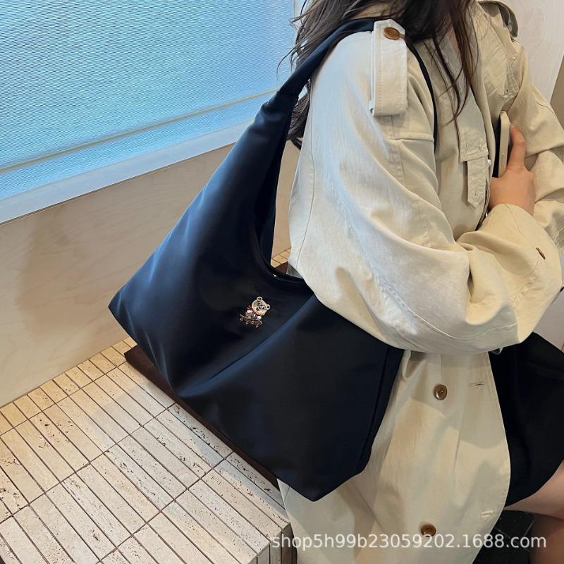 Large-capacity Shoulder Handbag, Tote Bag, College Student Class Commuter Bag, New Casual Niche Armpit Bag