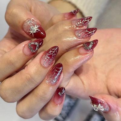24 Stück Neue Rote Farbverlauf Tragen Nagel Nagelstück Silber Liebe Spinne Süß Cool Nagelstück Kurzes Mandel-Nagelstück