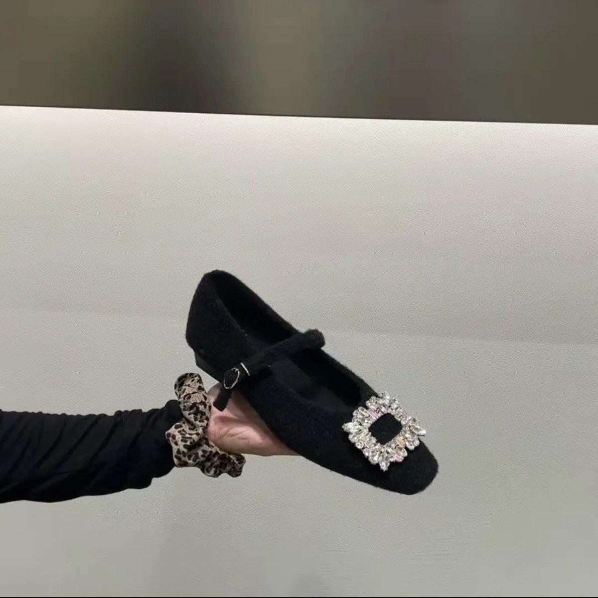 

Французский темперамент, легкие роскошные стразы, пряжка, односложный дизайн, ремешок, бархатные женские туфли Мэри Джейн на высоком каблуке 39 чёрный