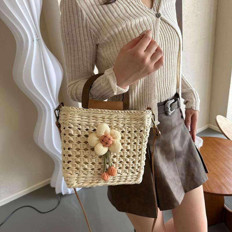2025 autumn new trendy casual simple hand woven bag beach bag, messenger bag women's bag straw shoulder bag