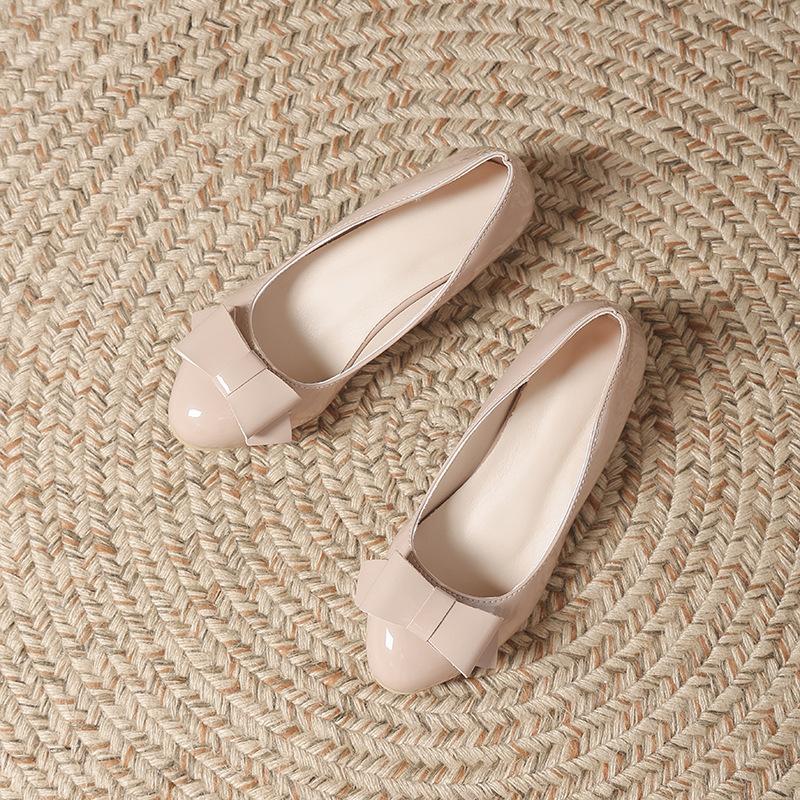 

2025 новые балетки с бантом, темпераментные, знаменитые, с мелким вырезом, на одной педали, одинарные туфли, женские, с круглым носком, универсальные, для通勤, женские туфли 40 телесный