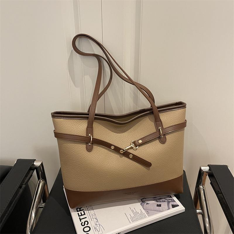 Large-capacity Casual Tote Bag Women's Spring New Simple Contrasting Color Shoulder Bag Commuting To Work Armpit Bag